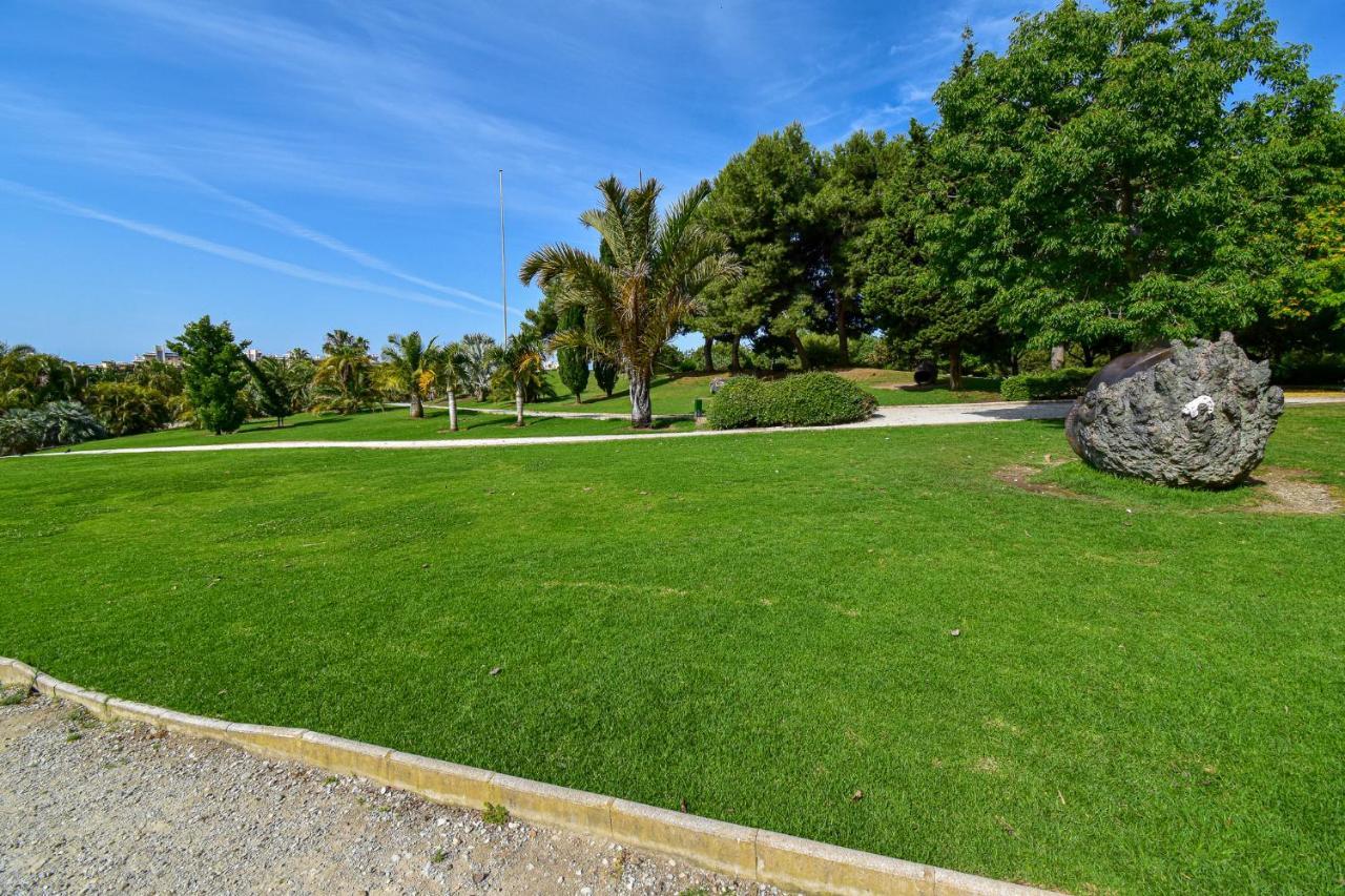 Benal Beach, Luxury Sea & Mountain View Beachside 1 Bedroom Apartment Benalmádena Exterior foto